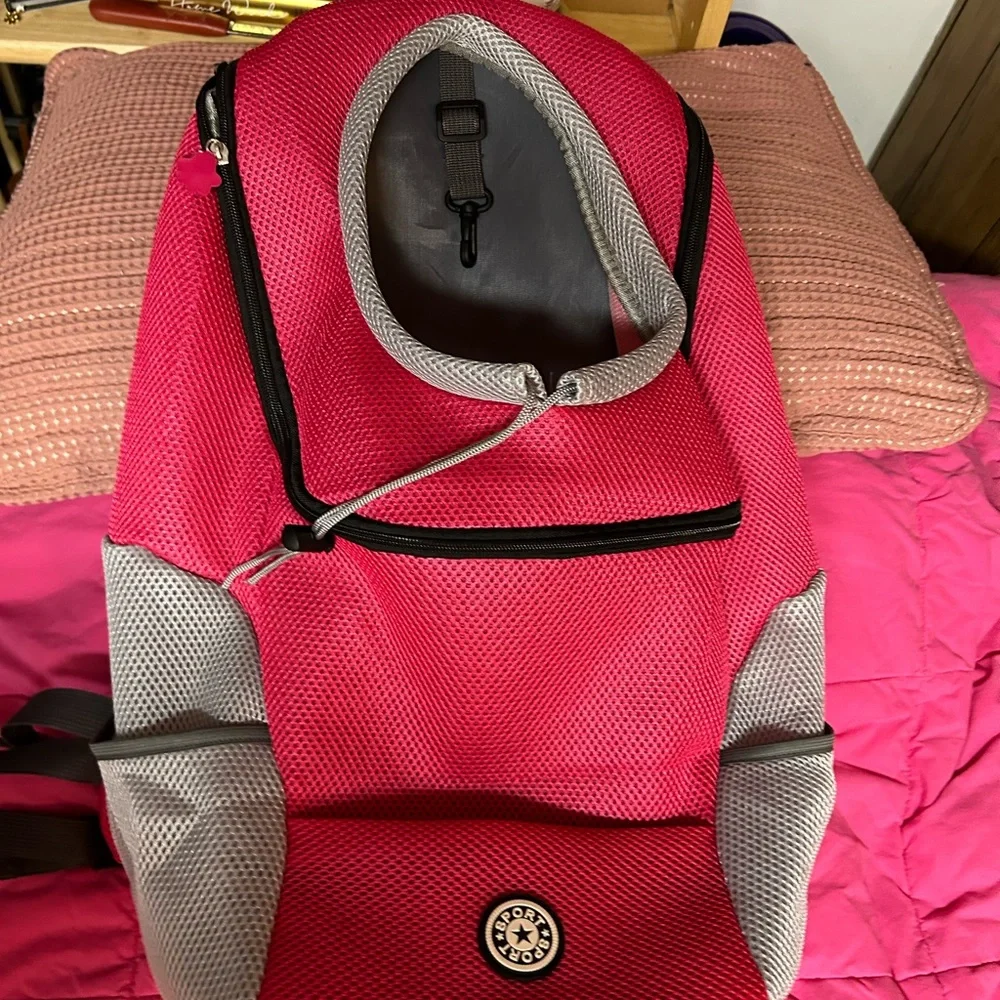 Dog carrier brand new !
